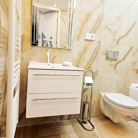 Attrait L'atelier View And Terrace Appartement Bucarest