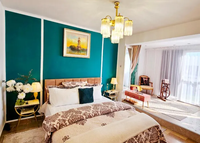 Апартаменти Attrait L'atelier View And Terrace Бухарест