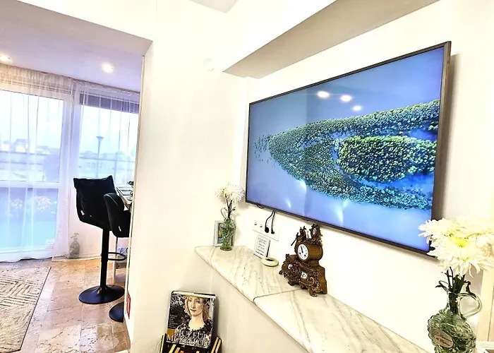 Attrait L'atelier View And Terrace * Бухарест