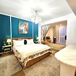 アパート Attrait L'atelier View And Terrace ブカレスト